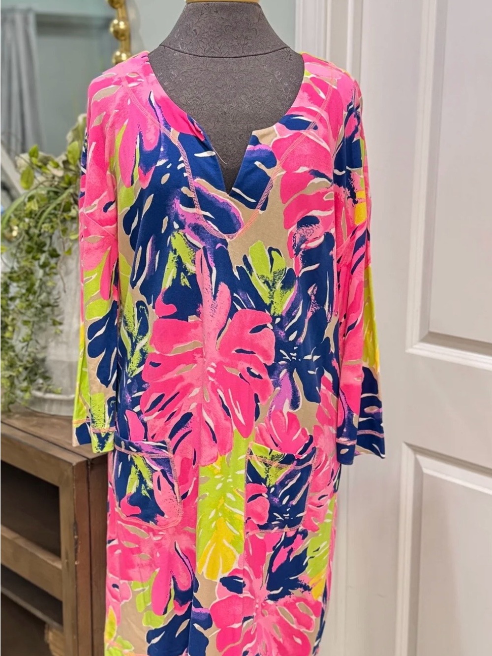 Vibrant Pink Tropical Lily Pulitzer 3/4 Sleeve Midi Dress Medium